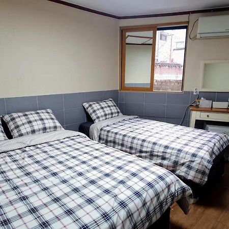 New Sun Guesthouse Myeongdong โซล ภายนอก รูปภาพ
