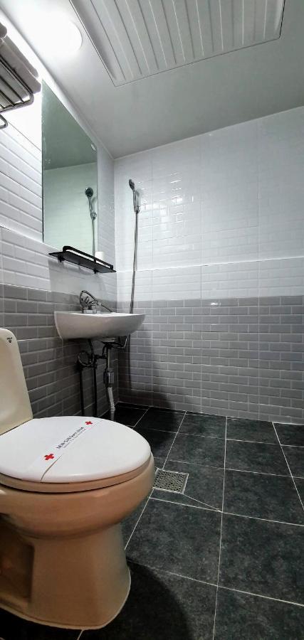New Sun Guesthouse Myeongdong โซล ภายนอก รูปภาพ