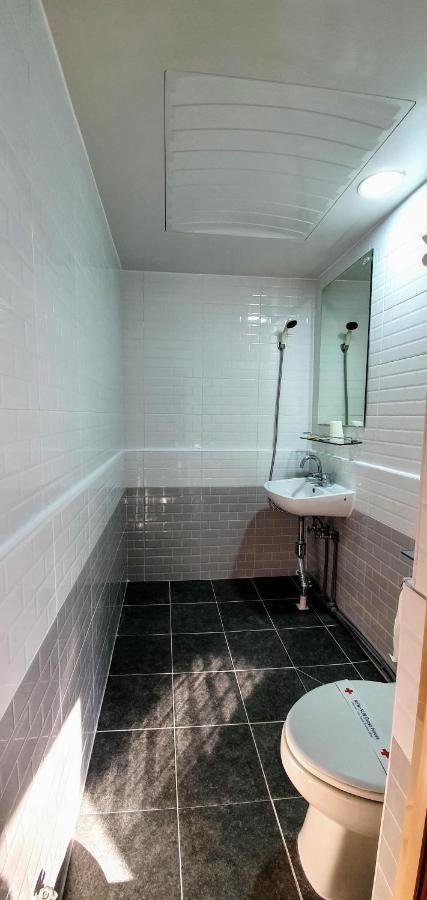 New Sun Guesthouse Myeongdong โซล ภายนอก รูปภาพ